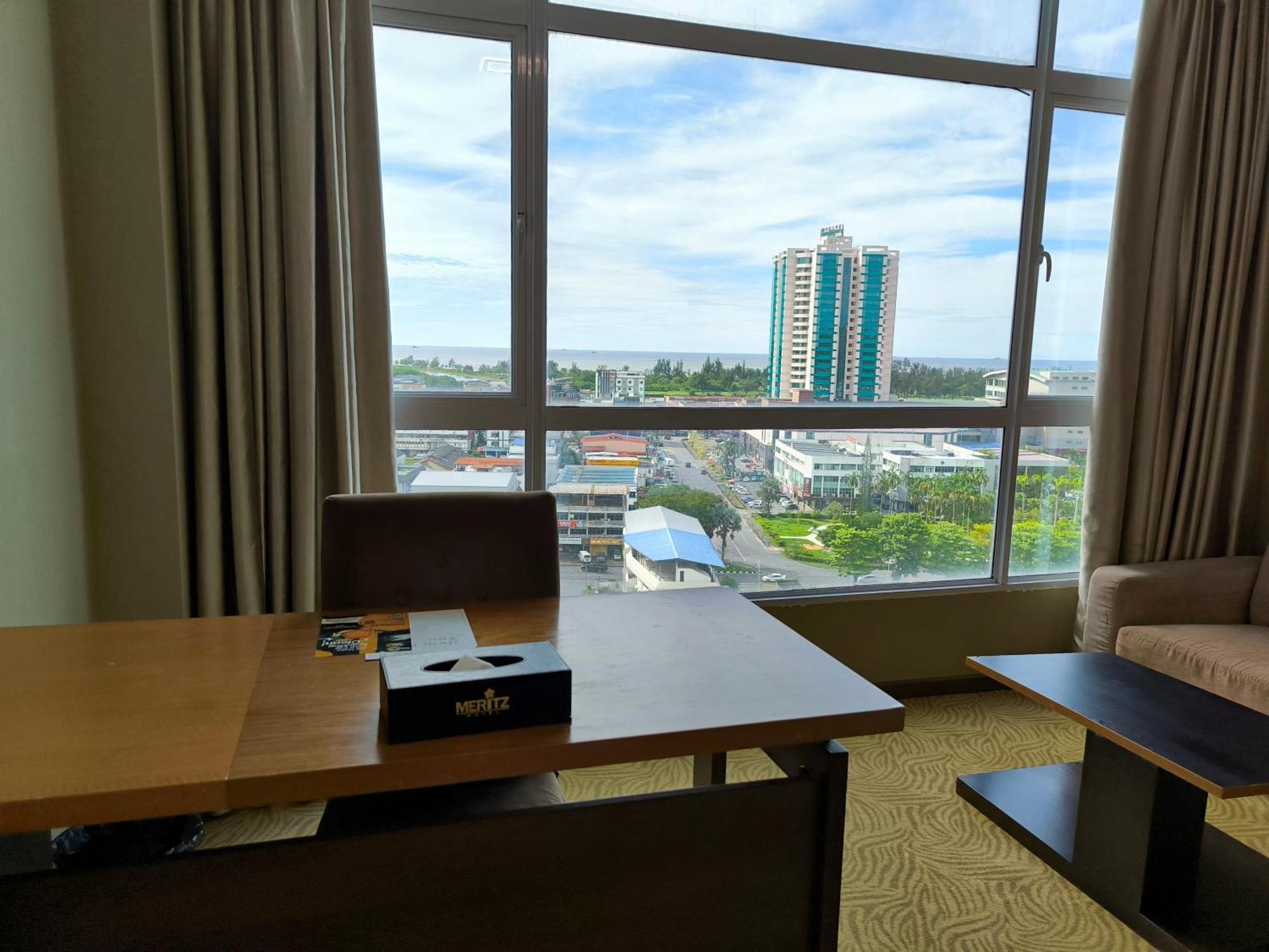 Meritz Hotel Miri Exteriör bild