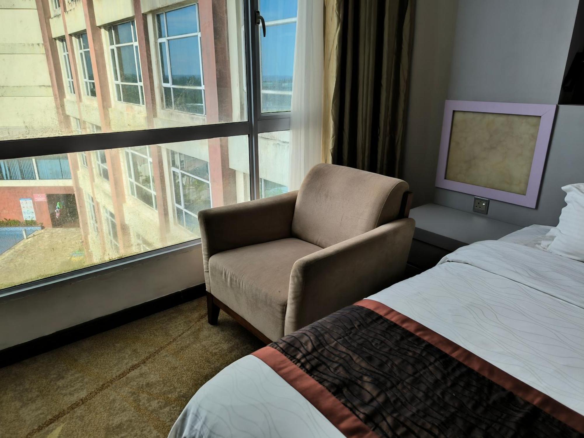 Meritz Hotel Miri Exteriör bild