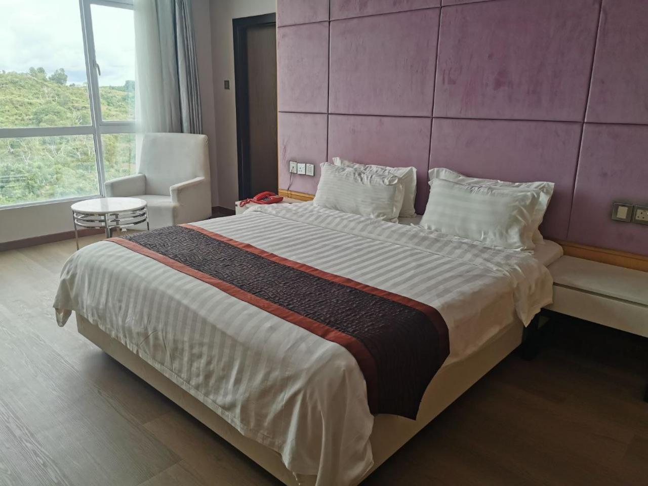Meritz Hotel Miri Exteriör bild