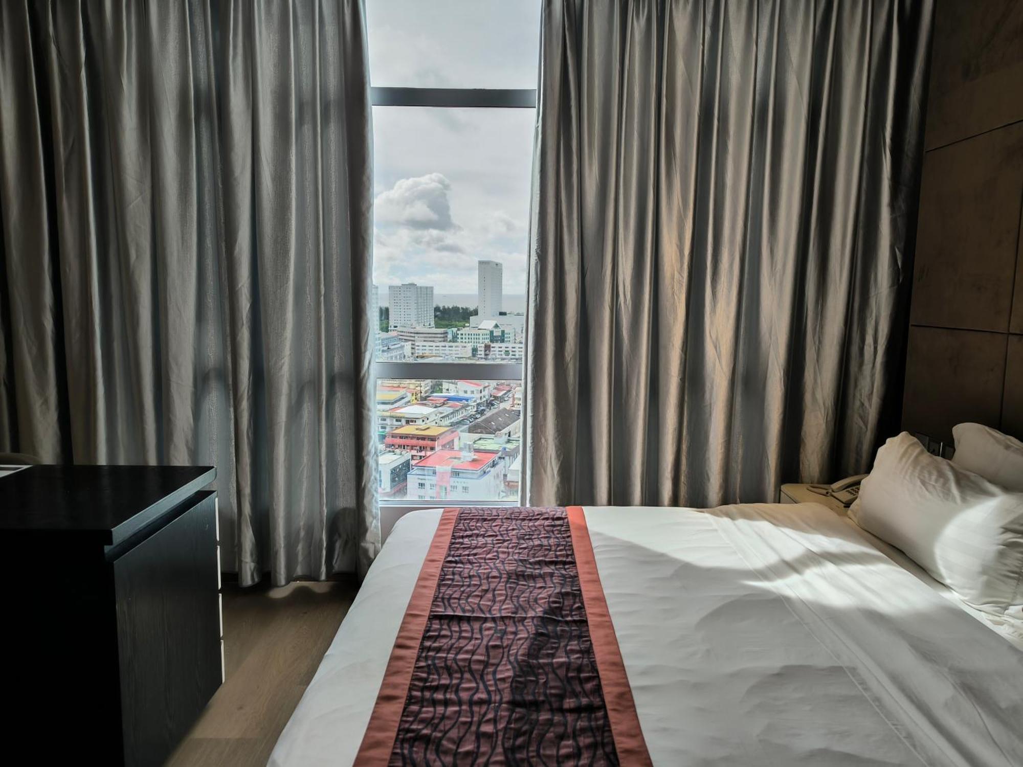 Meritz Hotel Miri Exteriör bild