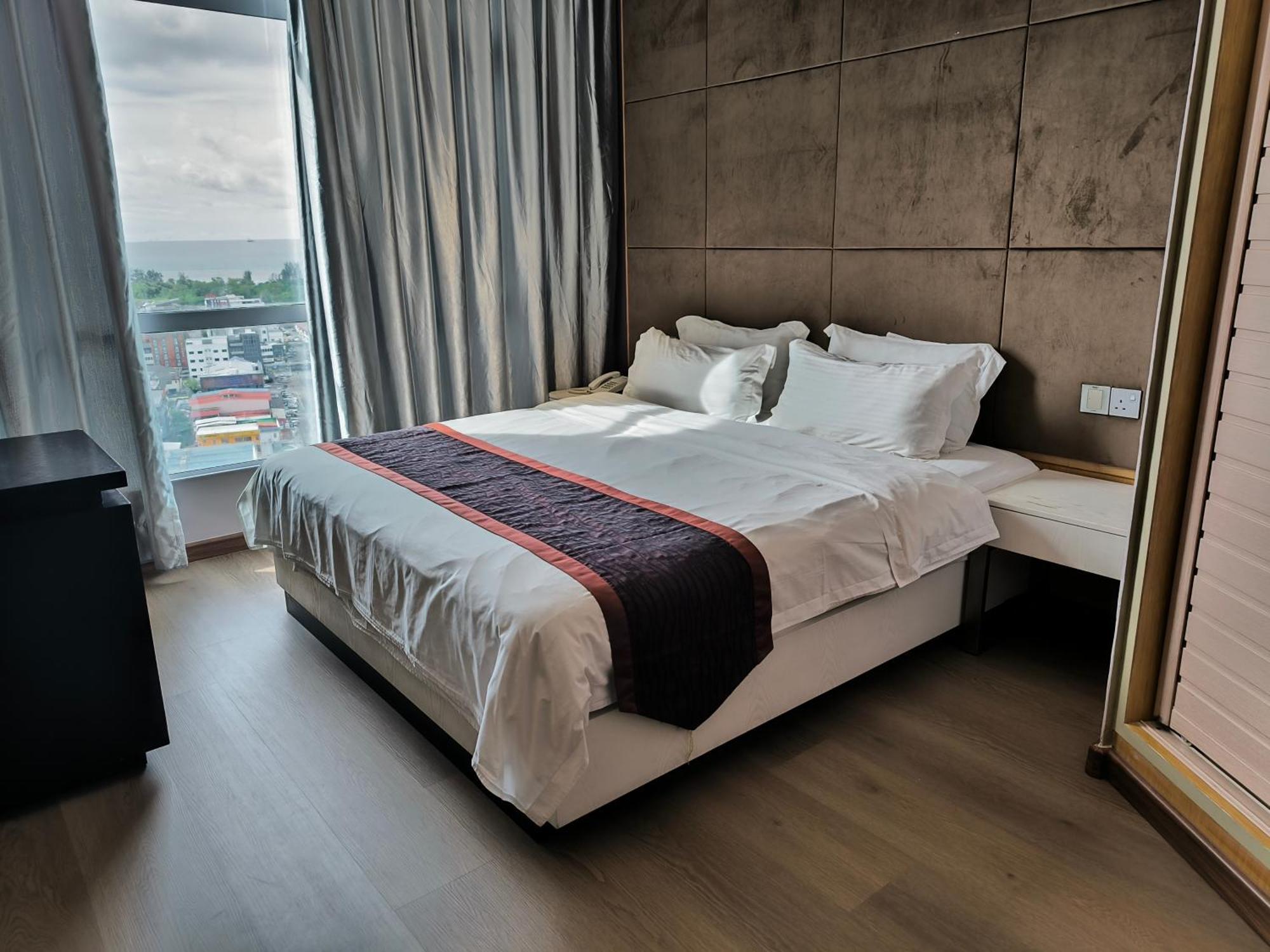 Meritz Hotel Miri Exteriör bild